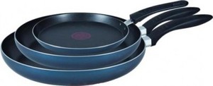 набор сковородок Tefal Premier. Хочу такой набор, только черного цвета. Нигде найти не могу черные.