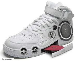 Кеды с аудиопроигрывателем