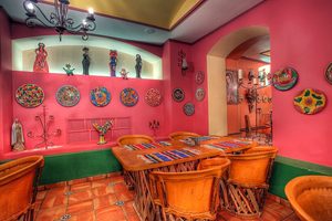 Сходить в мексиканский ресторан Casa Agave