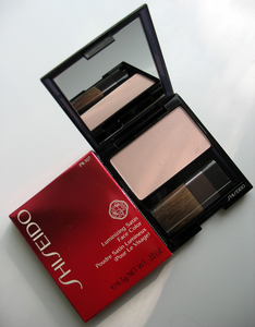 Luminizing Satin Face Color, Shiseido Золотистый Soft Beam Gold (BE 206), «Ближний свет»