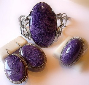 Украшения с Чароитом
