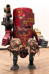 World War Robot — Large Martin Big Red