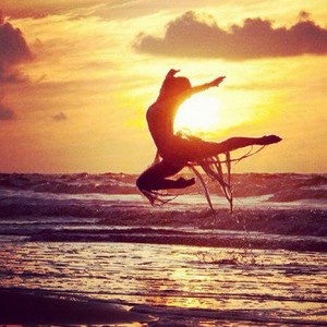 Заняться какими-нибудь танцами