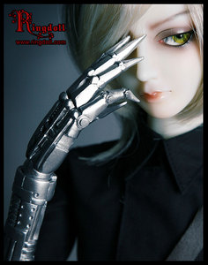 Ringdoll mechanical hand