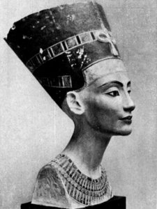 корона Нефертити