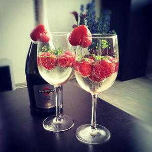 martini asti & strawberry