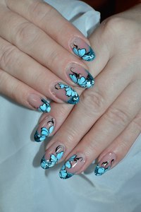 Маникюр и педикюр