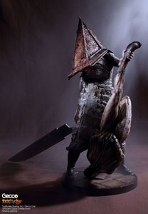 Red Pyramid Thing/Pyramid Head Statue