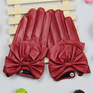 Перчатки с бантиками (можно красные или бирюзовые, черные)