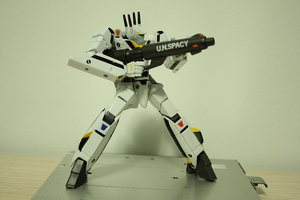 Revoltech 036: Macross - VF-1S Strike Valkyrie