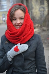 Рождественский красный шарф