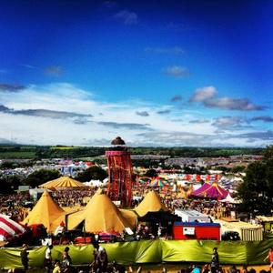 посетить Glastonbury Festival