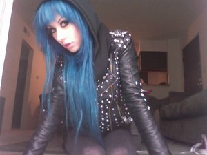 шипованная кожанная куртка