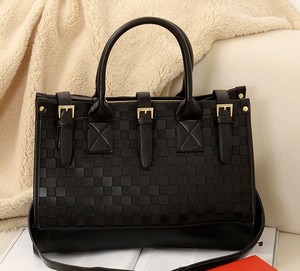 классическую сумку на роботу