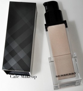 Burberry 'Fresh Glow' Luminous Fluid Base