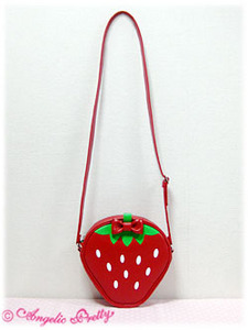 Berry Berry Shoulder Bag от Angelic Pretty