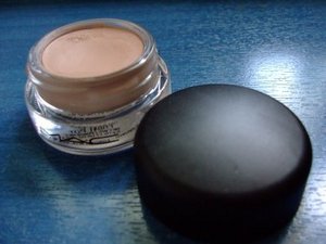 MAC Paint pot (soft ochre)
