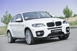 BMW X6 белого цвета