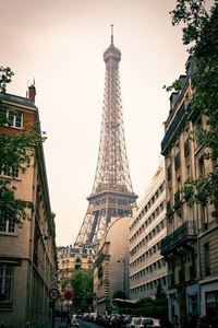 В Париж