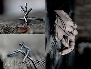 кольцо с Альгиз