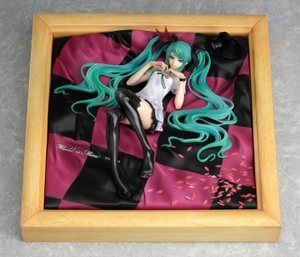 Miku Hatsune World is Mine figure