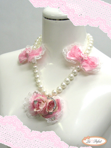 La pafait/Ruby rose rose necklace