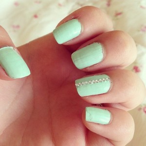 Sally Hansen #340 Mint Sorbet.