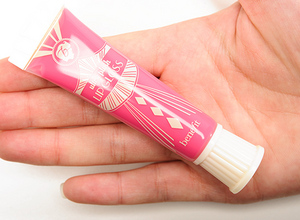 Benefit - ultra plush lip gloss