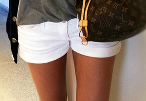 белые шорты