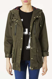 HOODED LIGHTWEIGHT JACKET