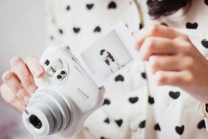 FUJIFILM INSTAX POLAROID