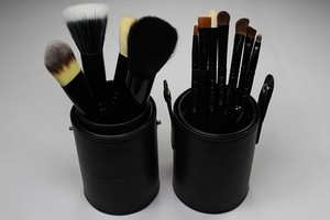 M.A.C. brush set