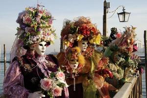 Попасть на венецианский карнавал