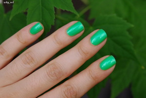 China Glaze - In the lime light