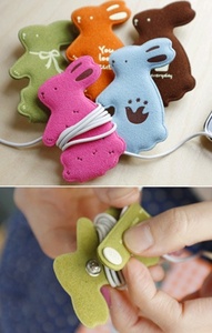 earphones holder