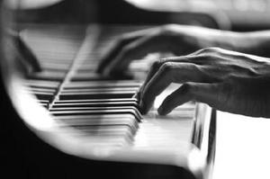 чтобы мне сыграли на фортепиано