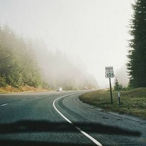 уехать куда-нибудь вместе