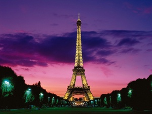 Поехать в Париж