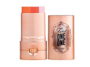 Benefit blush Fine one one