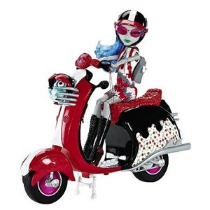 Monster High: Exclusive Ghoulia Yelps Scooter and Doll Set