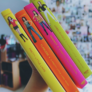 pretty little liars books