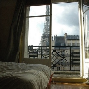 stay at a beautiful airbnb in paris