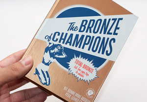 BENEFIT НАБОР ДЛЯ МАКИЯЖА THE BRONZE OF CHAMPIONS