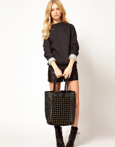 вот такая черная)