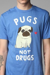 Футболка Pugs Not Drugs