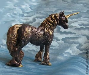 Полуночный единорог (фигурка)