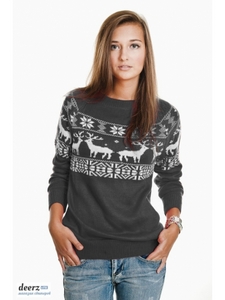 свитер с оленями