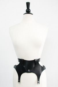 ENVELOPE GARTER BELT in black