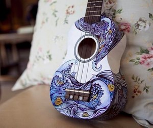 Гитара с росписью