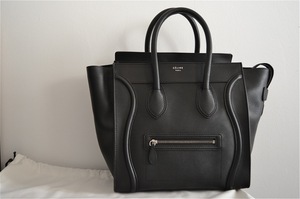 Sac C&#233;line Mini Luggage en cuir noir grain&#233;